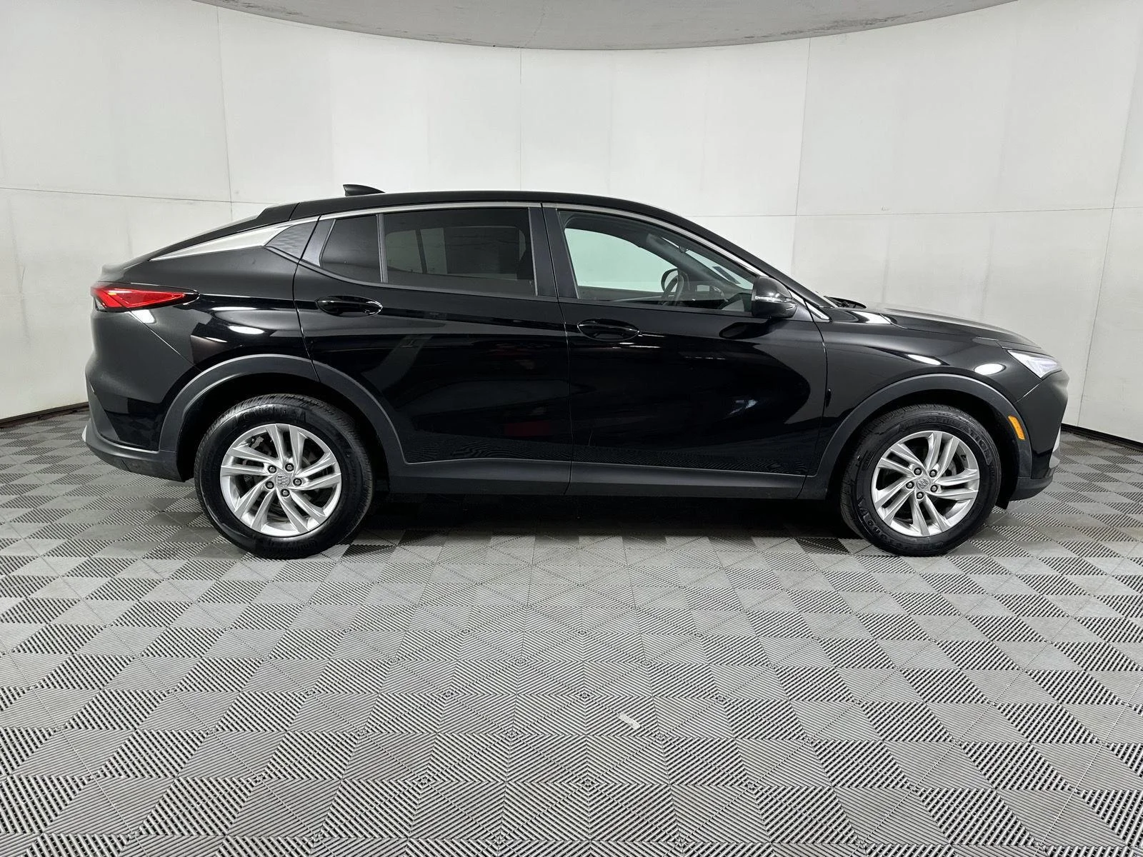 Used 2025 Ebony Twilight Metallic Buick Preferred image 12