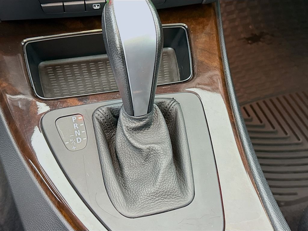 Used 2011 Red BMW 328i xDrive image 15