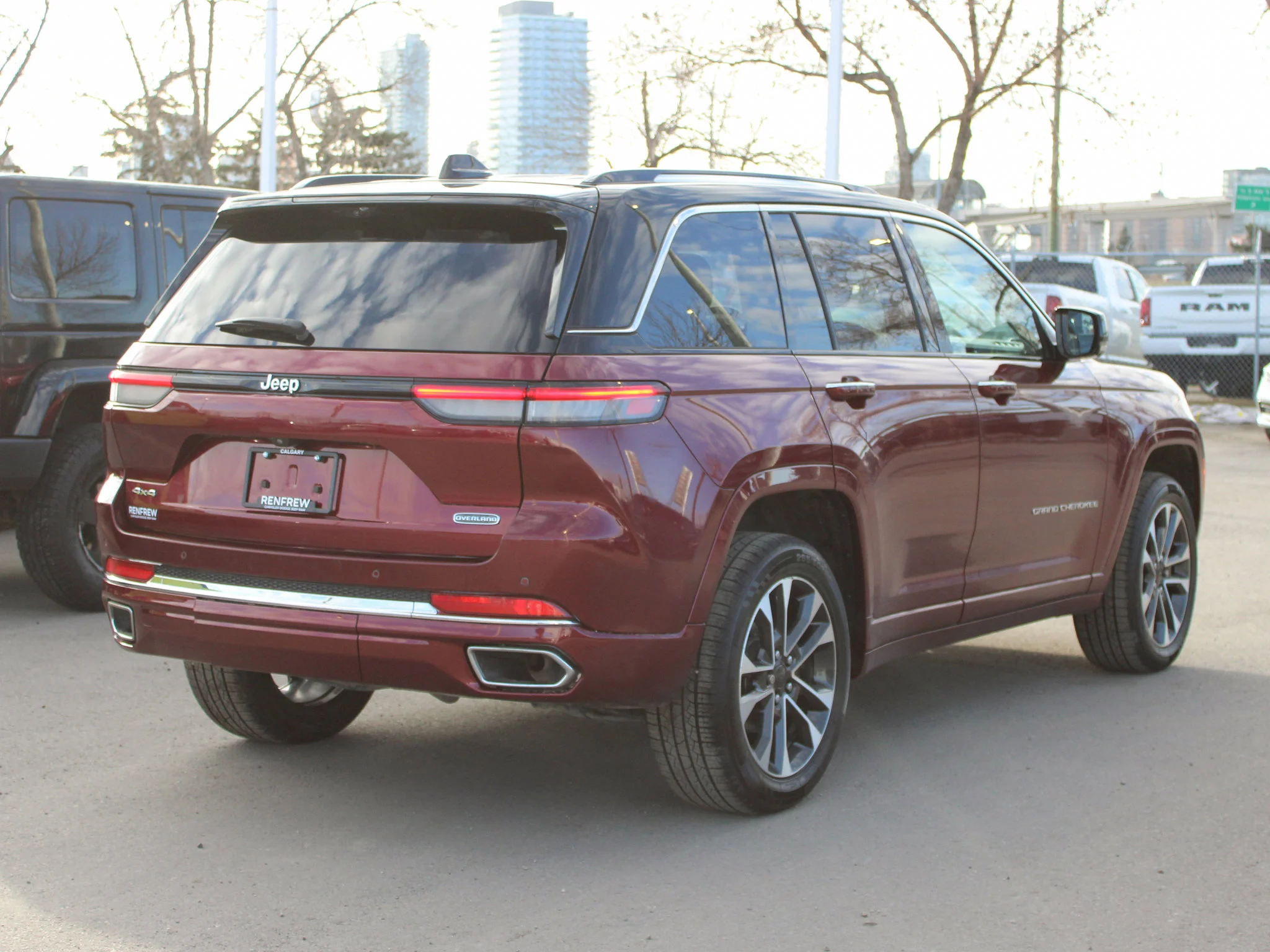 Certified Used 2023 Red Jeep Overland * No Accidents | V6 | Apple CarPlay | Massage Seats | Night Vision | Adaptive Cruise image 15