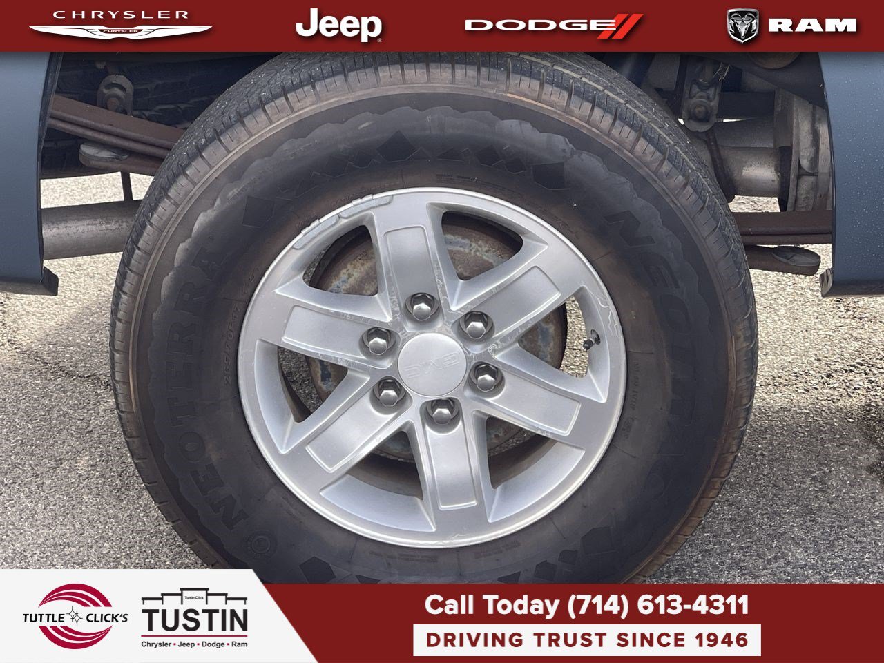 Used 2011 Stealth Gray Metallic GMC SLE image 20