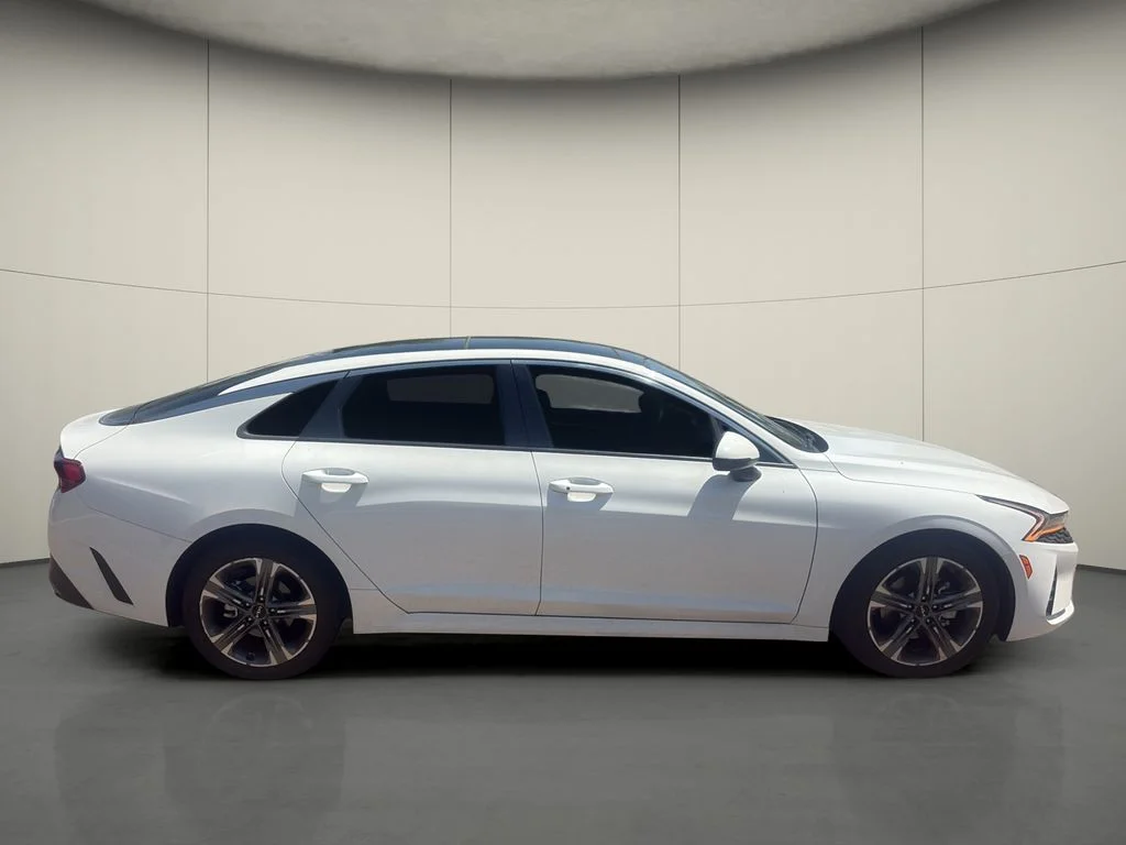 Used 2024 White Kia EX image 8