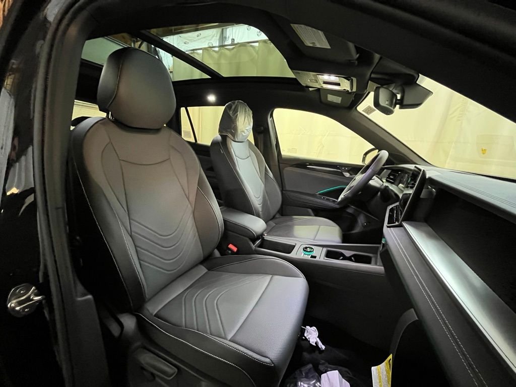 New 2026 Black Volkswagen 2.0T SE R-Line Black image 12