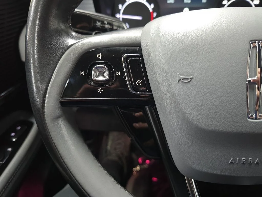 Used 2021 Black Lincoln Standard image 23