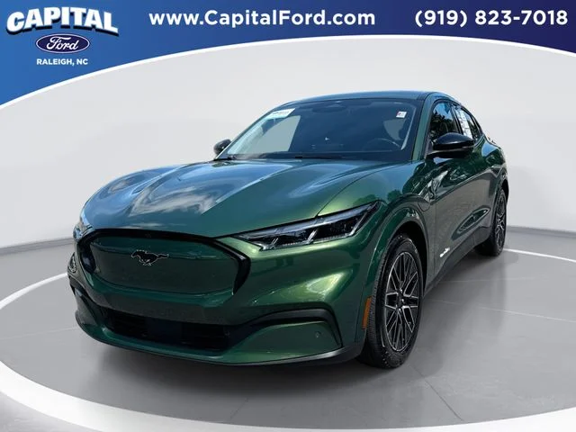 Used 2025 Green Ford Premium image 1