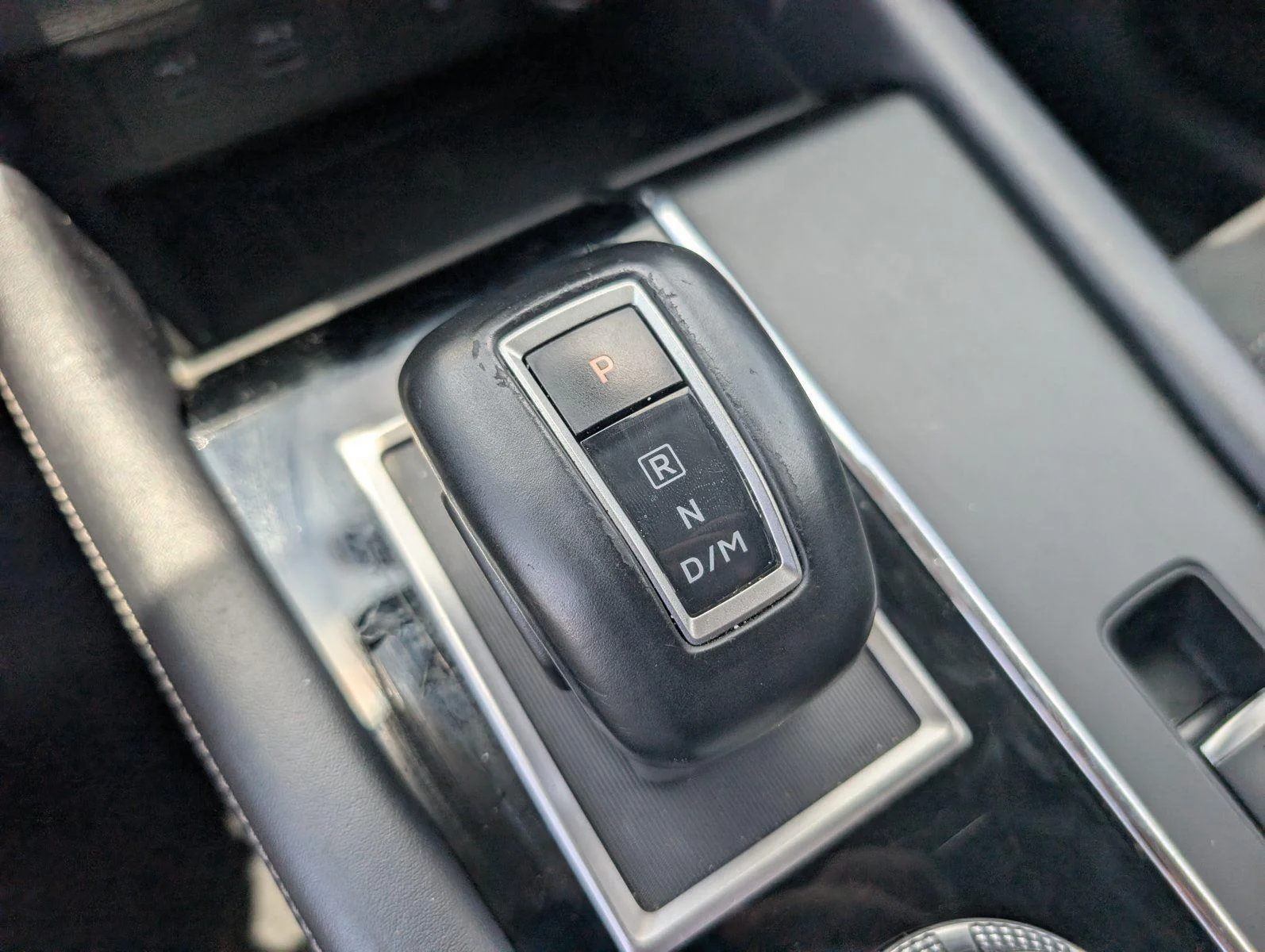 Used 2024 Cosmic Blue Metallic Mitsubishi SE image 20