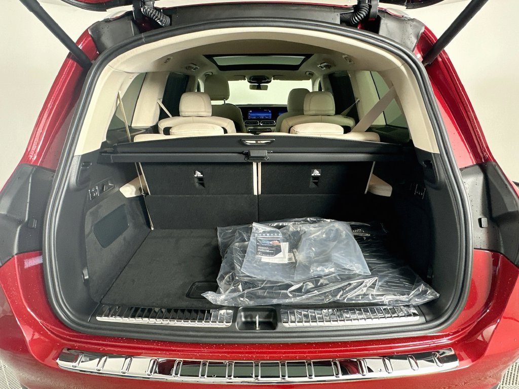 New 2027 MANUFAKTUR Patagonia Red Metallic Mercedes-Benz GLS 450 image 27