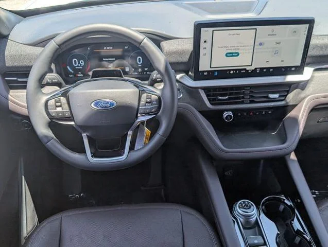 New 2026 Star White Metallic Tri-Coat Ford Platinum™ image 23