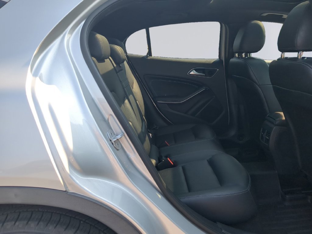 Used 2017  Mercedes-Benz GLA 250 image 19