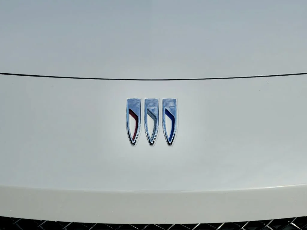 New 2026 Summit White Buick Sport Touring image 27