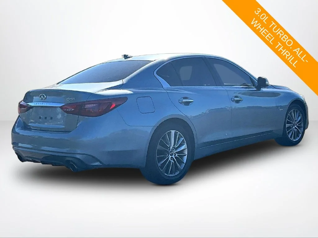 Used 2018 Blue INFINITI 3.0t LUXE image 2