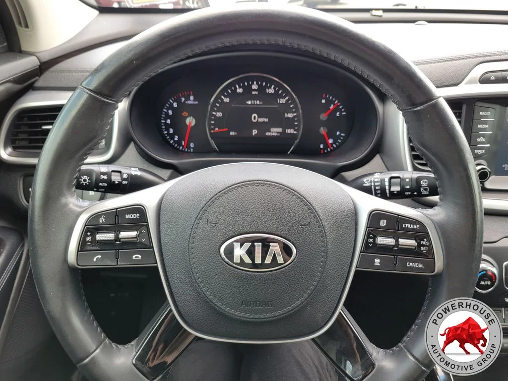 Used 2019 White Kia EX image 33