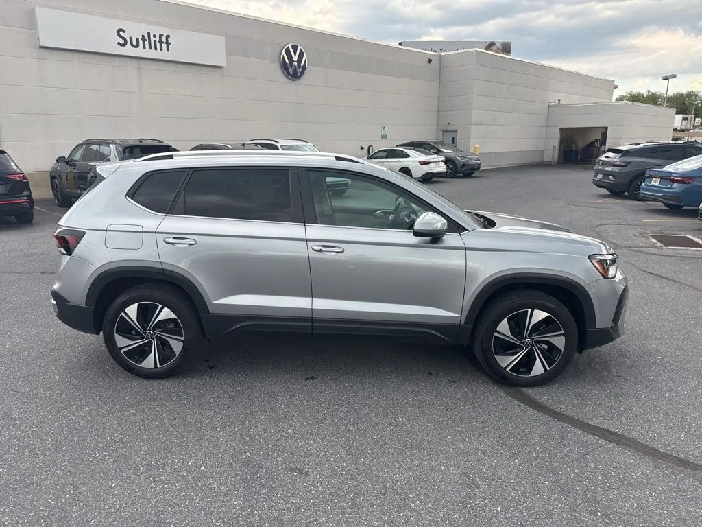 2025 Volkswagen Taos SE - Photo 26