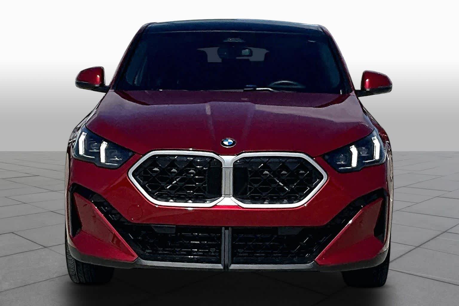 Used 2026 Vegas Red Metallic BMW xDrive28i image 3