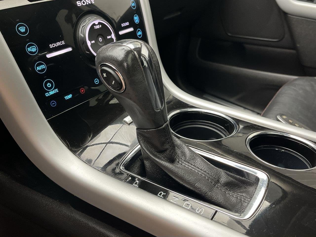 Used 2014 White Platinum Metallic Tri-Coat Ford Limited image 26