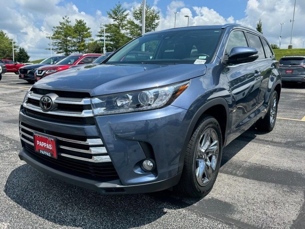 Used 2018 Blue Toyota Limited Platinum image 9