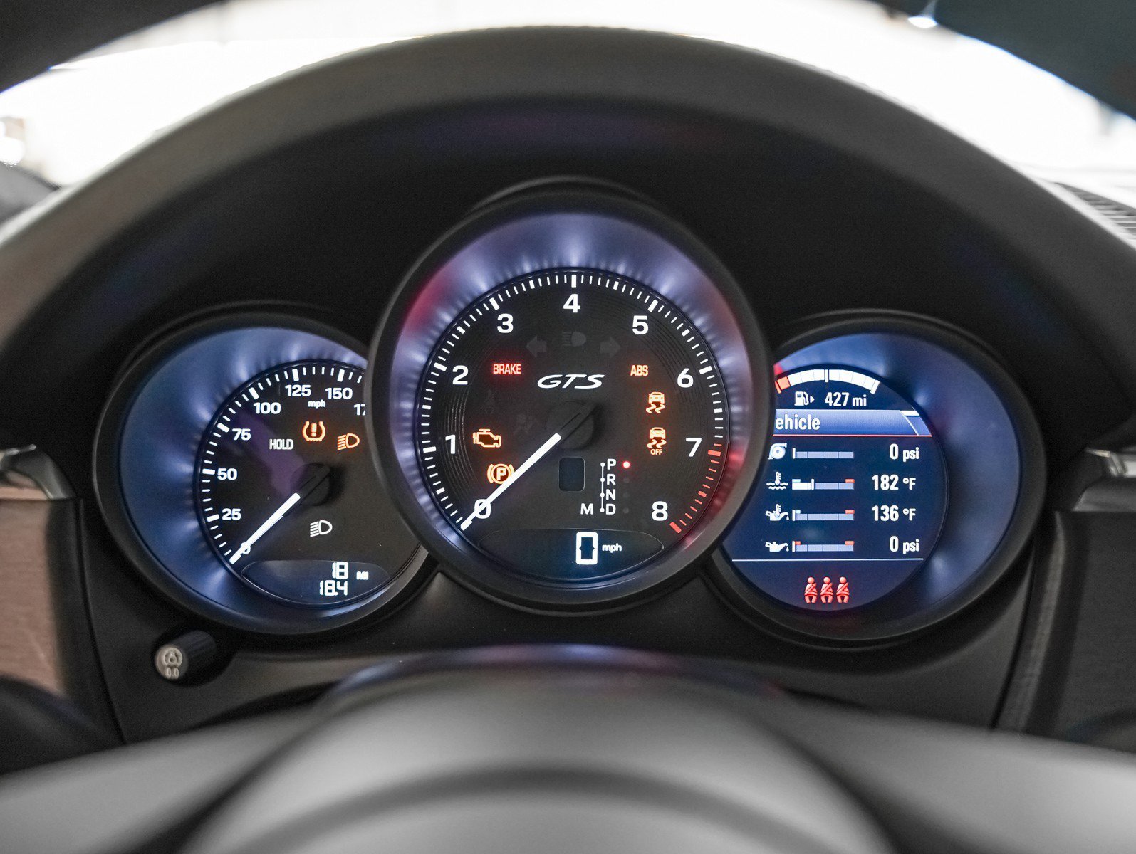 2026 Porsche Macan GTS - Photo 18