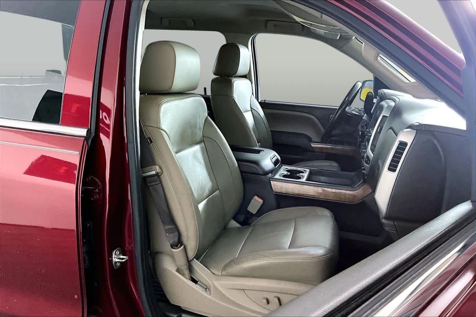 Used 2017 CRIMSON RED TINTCOAT GMC SLT image 9