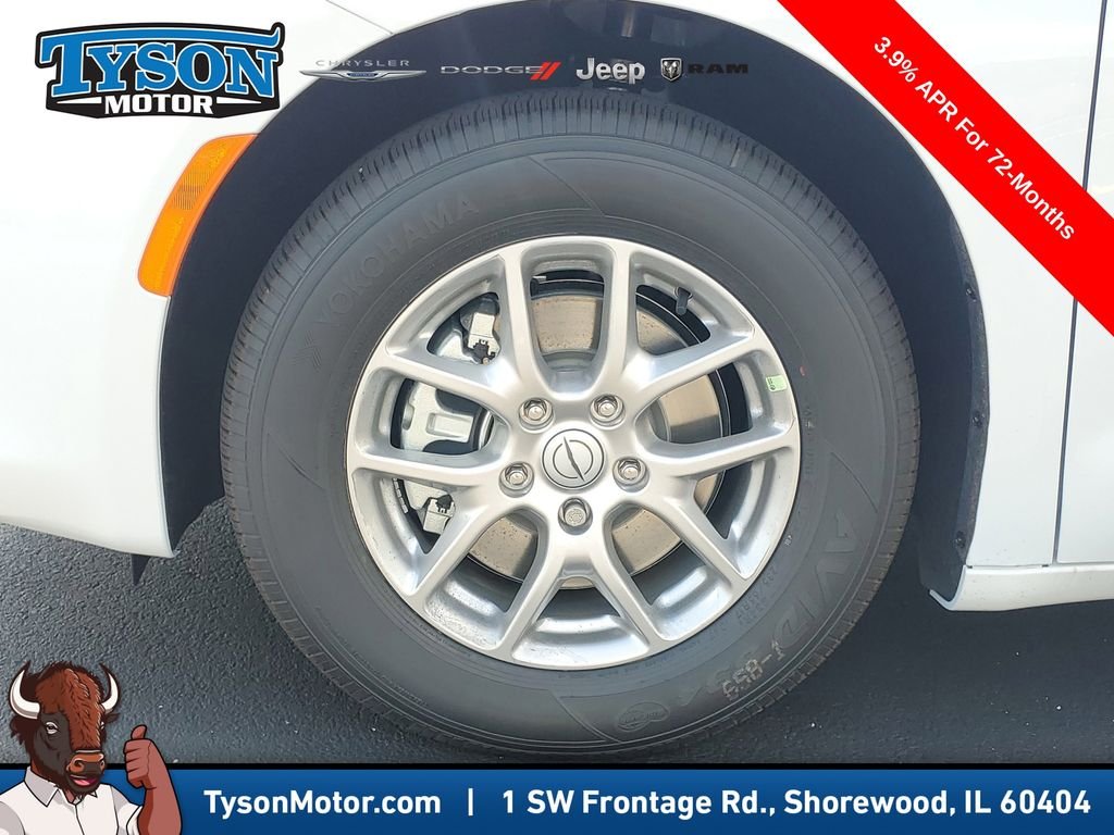 2026 Chrysler Voyager LX - Photo 9