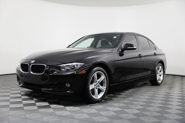 Used 2014 BMW 3 Series 320i with VIN WBA3C3C52EP662669 for sale in Libertyville, IL