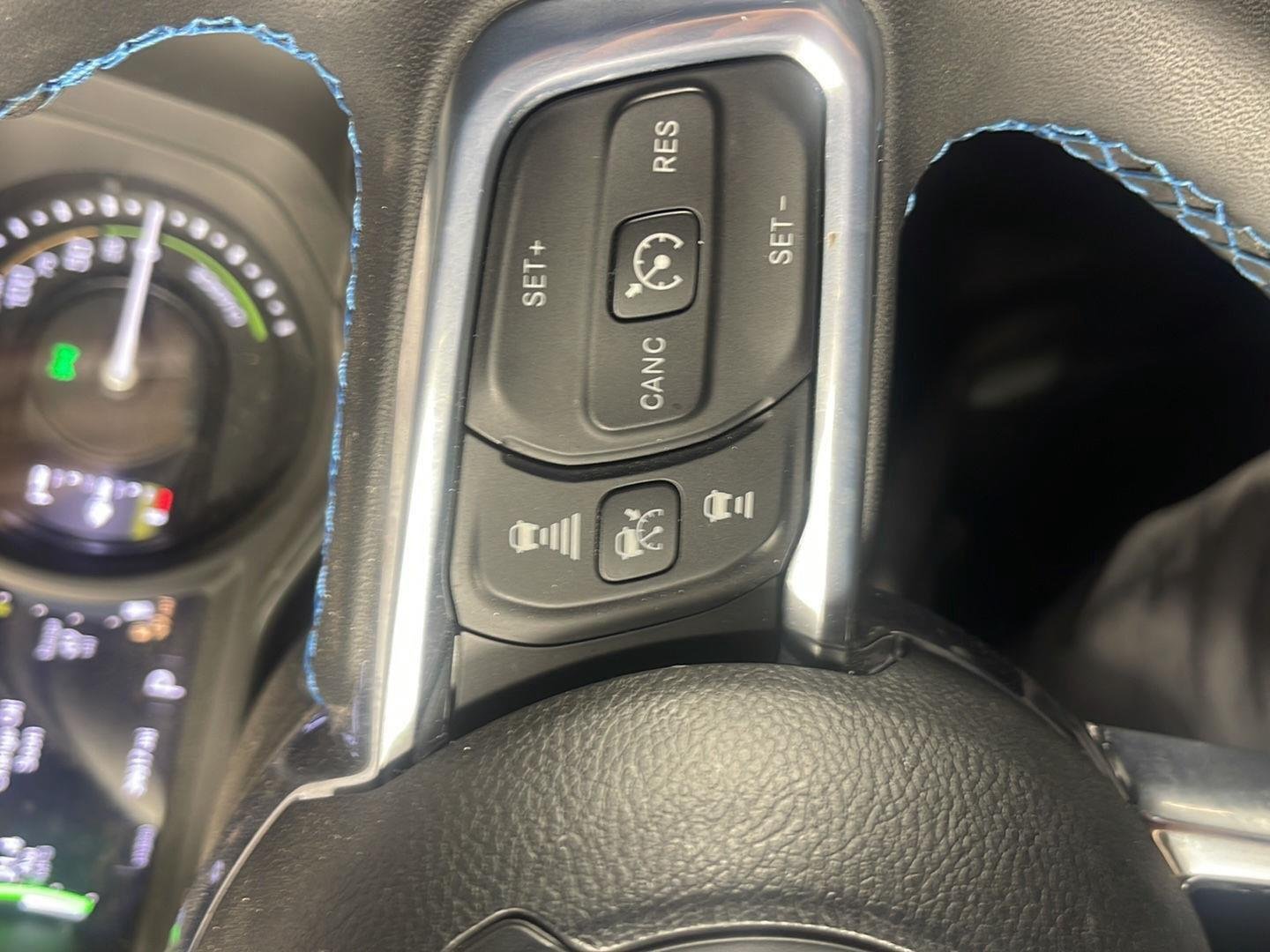 Used 2024 Silver Zynith Clearcoat Jeep High Altitude image 43