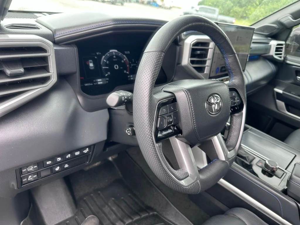 2024 Toyota Sequoia SR5 - Photo 15
