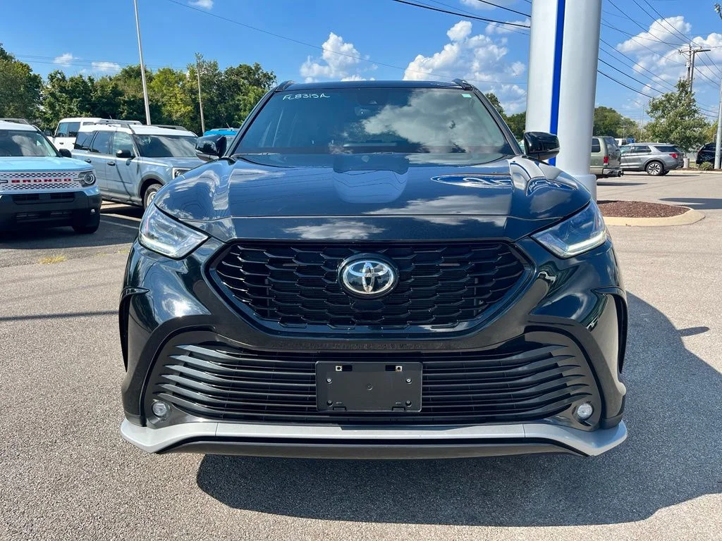 Used 2023 Black Toyota L image 2