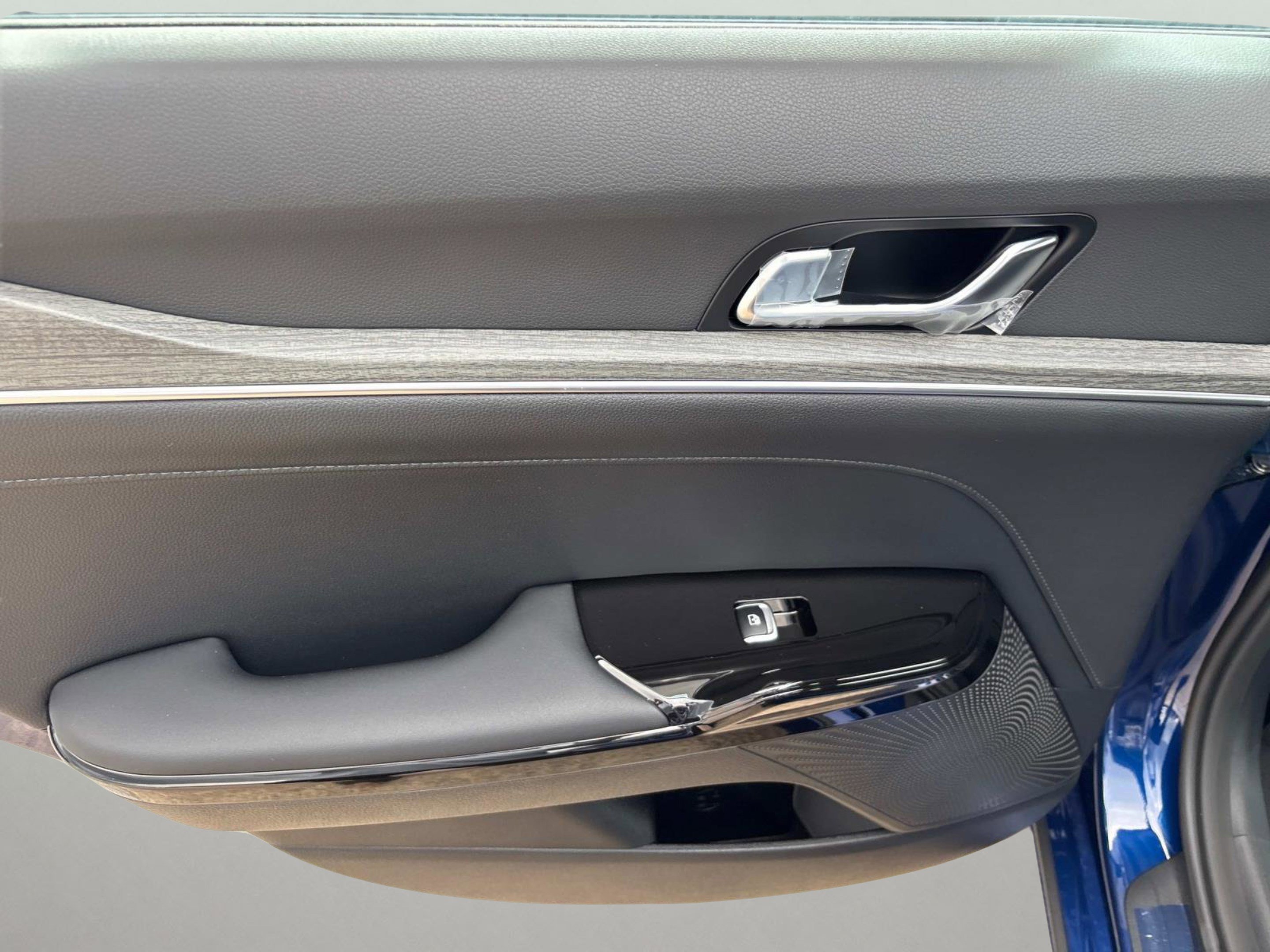New 2025 Yacht Blue Kia EX image 17