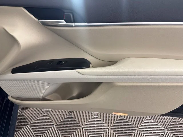 Used 2018 Blue Toyota LE image 19