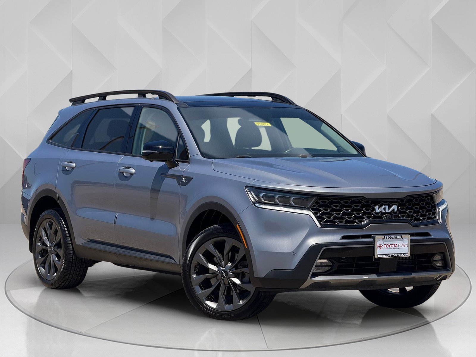 Used 2022 Everlasting Silver Kia X-Line SX Prestige image 6