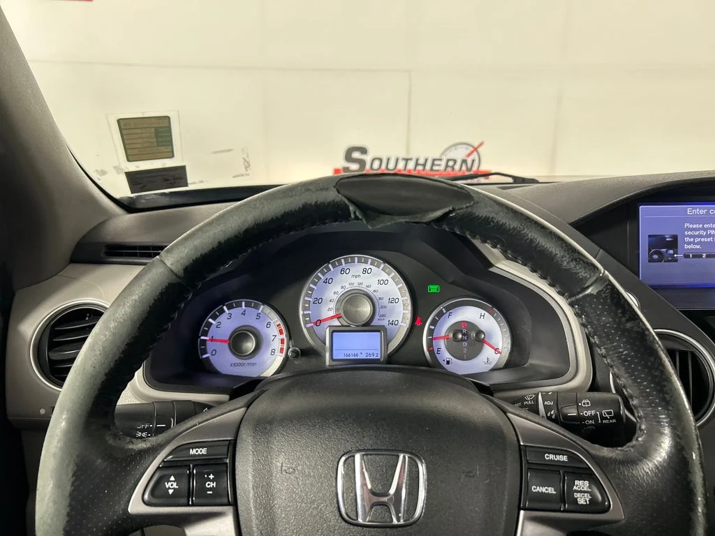 Used 2013 Black Honda Touring image 12