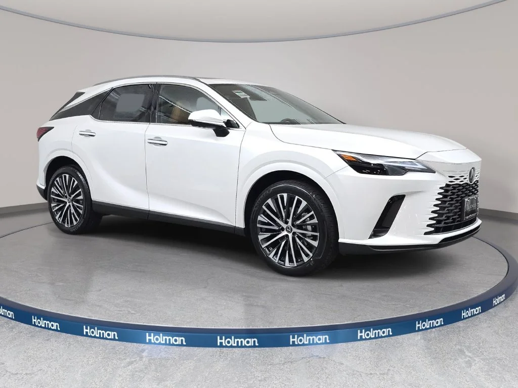 New 2026 Eminent White Pearl Lexus PREMIUM PLUS image 3