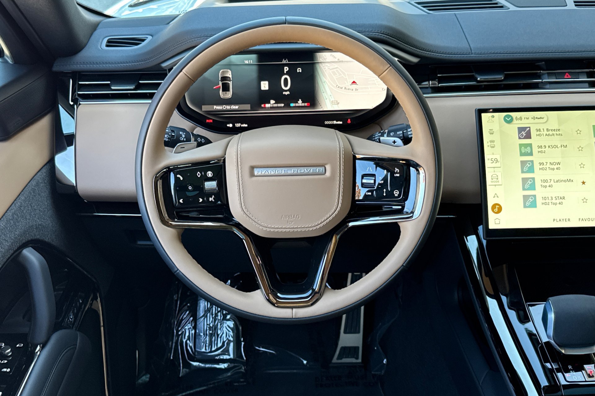 New 2026 Ostuni Pearl White Land Rover Dynamic SE image 16