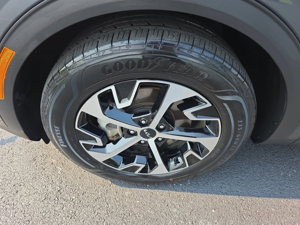Used 2025 Gray Kia EX image 10