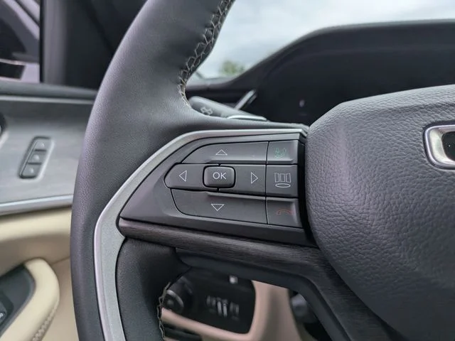 Used 2022 White Jeep 4xe image 29