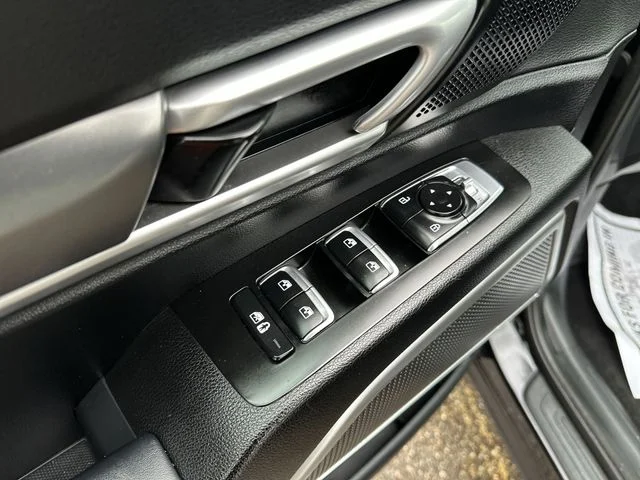 Used 2021 Black Kia S image 17