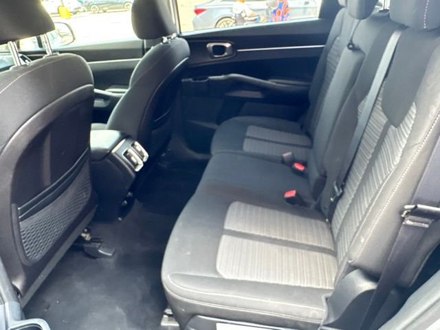 Used 2022 Sparkling Silver Kia LX image 27