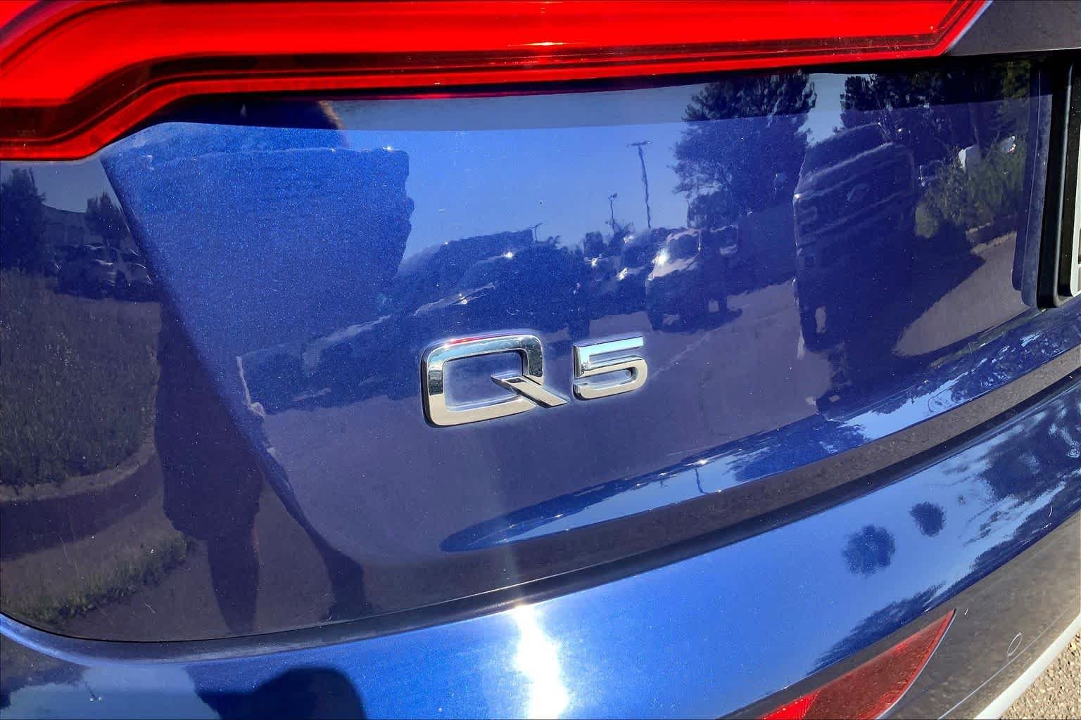 Used 2018 Moonlight Blue Metallic Audi Premium Plus image 31