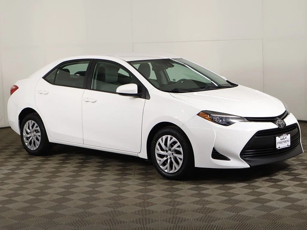 Used 2019 Toyota Corolla LE with VIN 2T1BURHE5KC217182 for sale in Streetsboro, OH