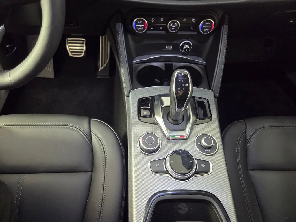 New 2026 Moonlight Gray Metallic Alfa Romeo Base image 11