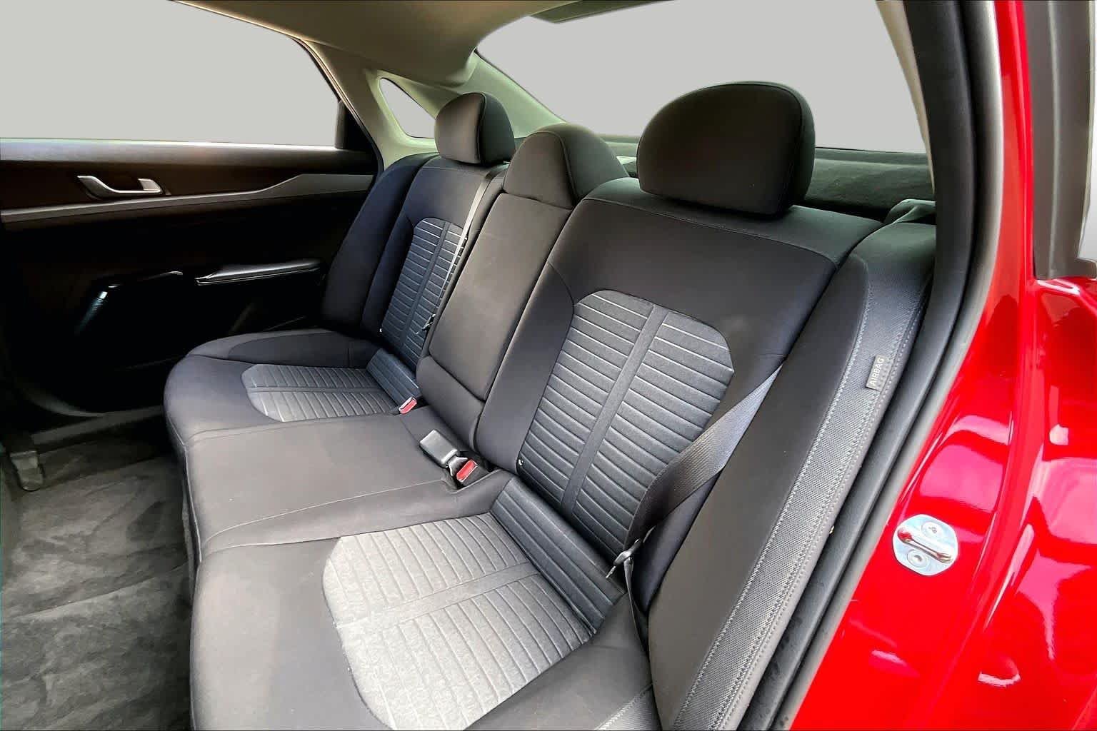 Used 2025 Runway Red Kia LXS image 20