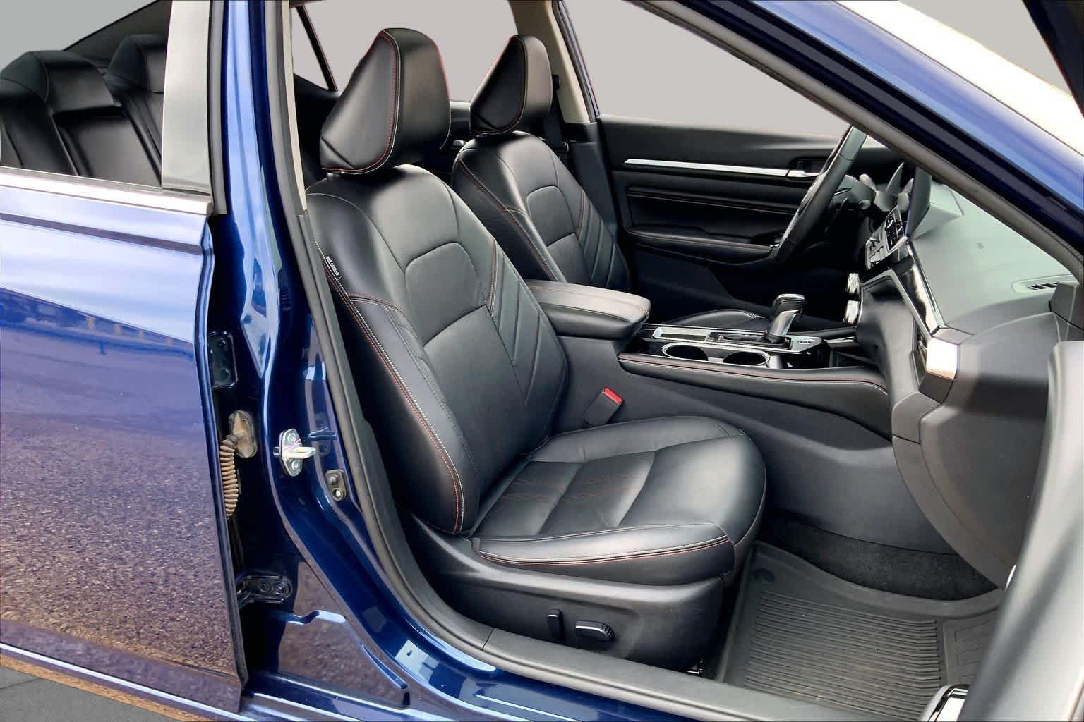 Used 2023 Deep Blue Pearl Nissan 2.5 SR image 9
