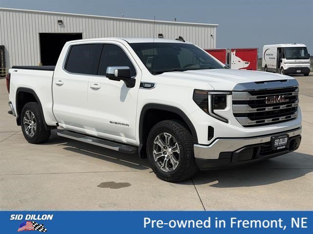 Used 2024 Summit White GMC SLE image 12