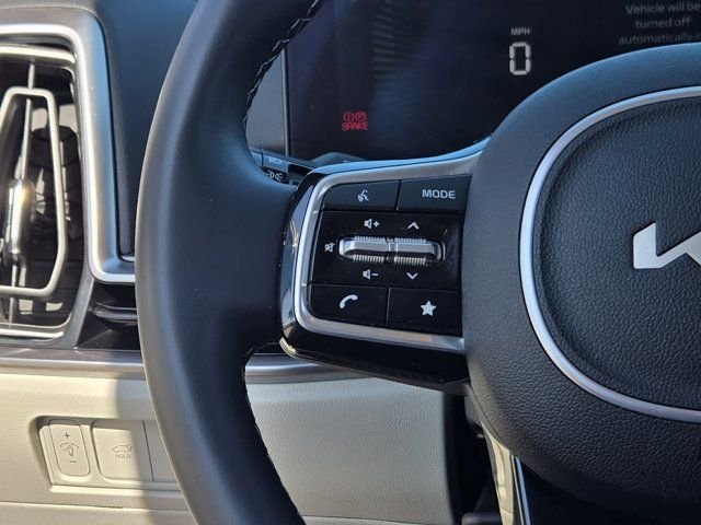 Used 2025 White Pearl Kia EX image 27