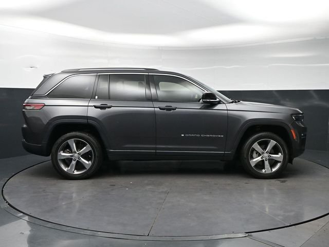 Used 2022 Gray Jeep Limited image 4