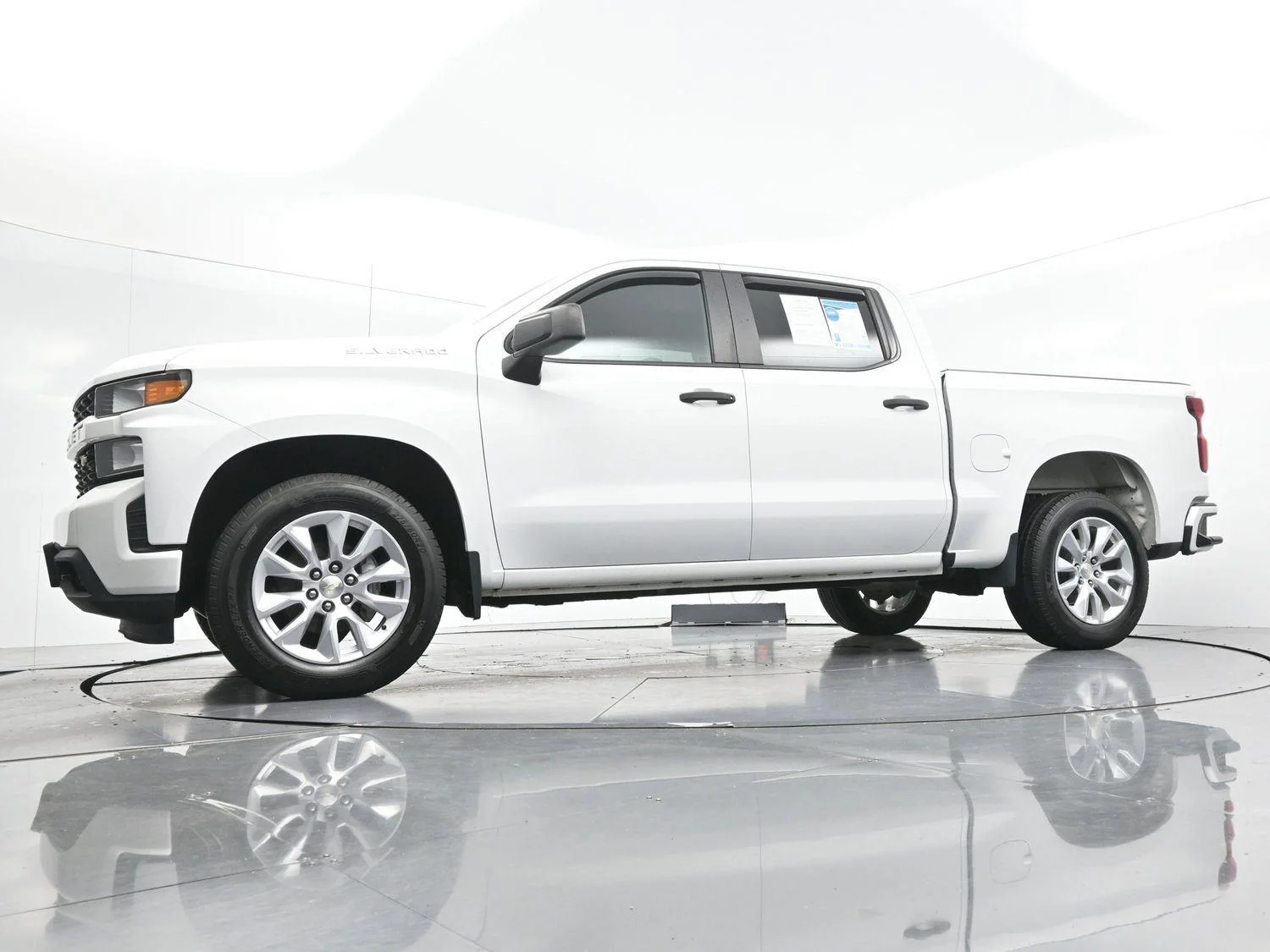 Used 2019 SUMMIT WHITE Chevrolet Custom image 41