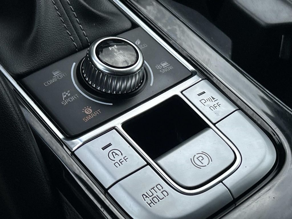Used 2022 Black Kia LX image 30