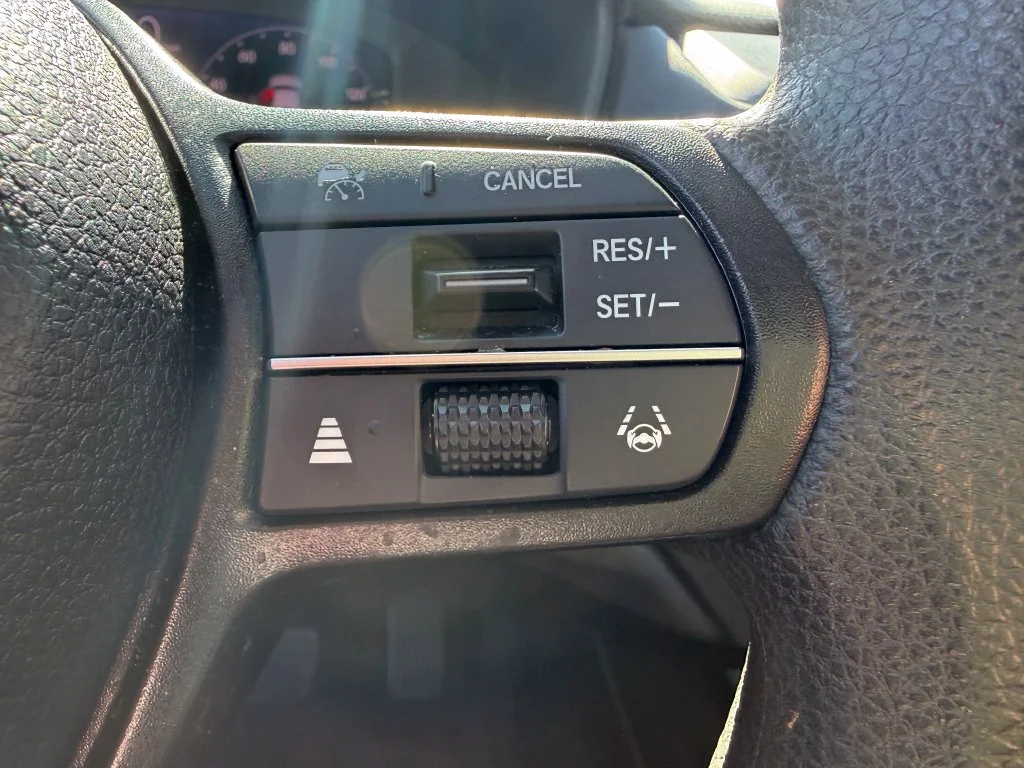 Used 2025 White Honda LX image 17