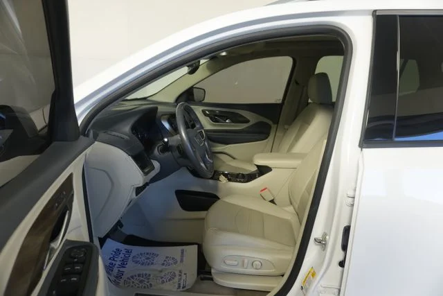 Used 2022 Summit White GMC Denali image 27