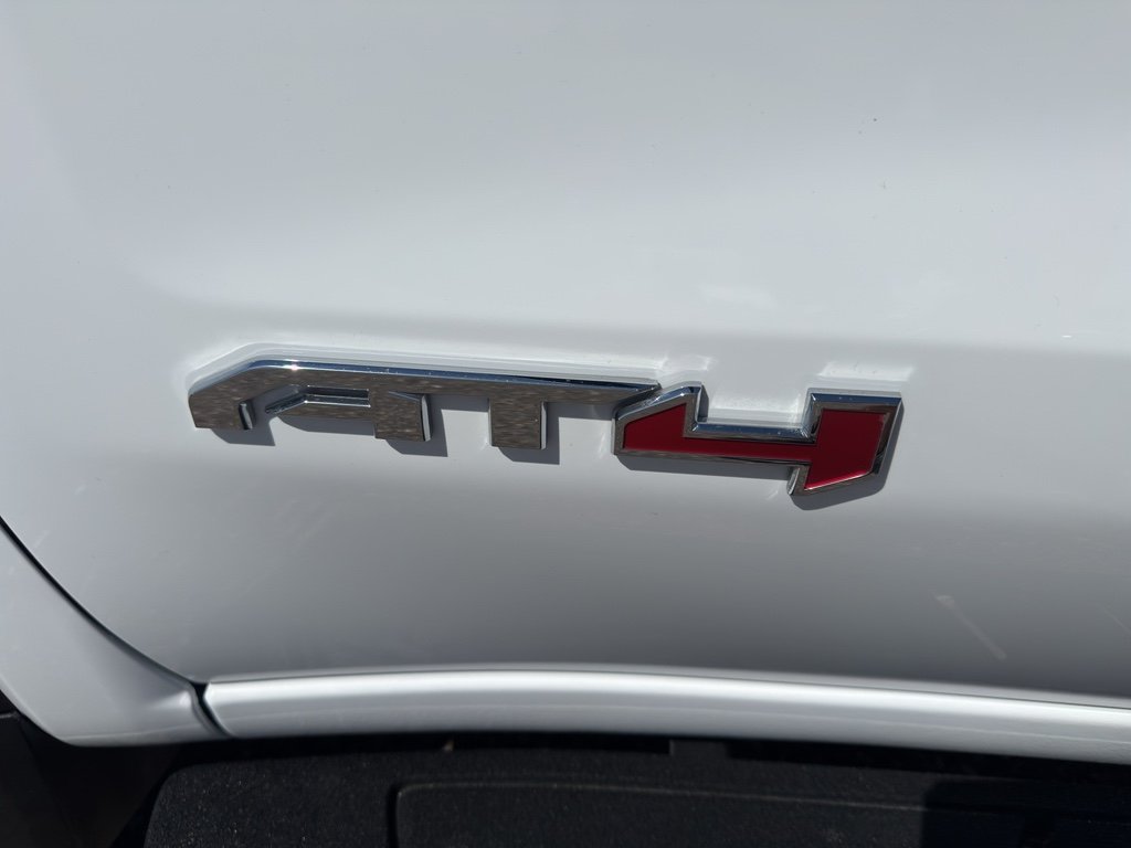 Used 2025 Summit White GMC AT4 image 10