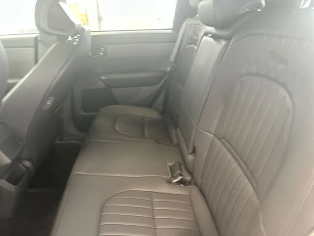 New 2027 Snow White Pearl / Black Roof Kia X-Line image 25